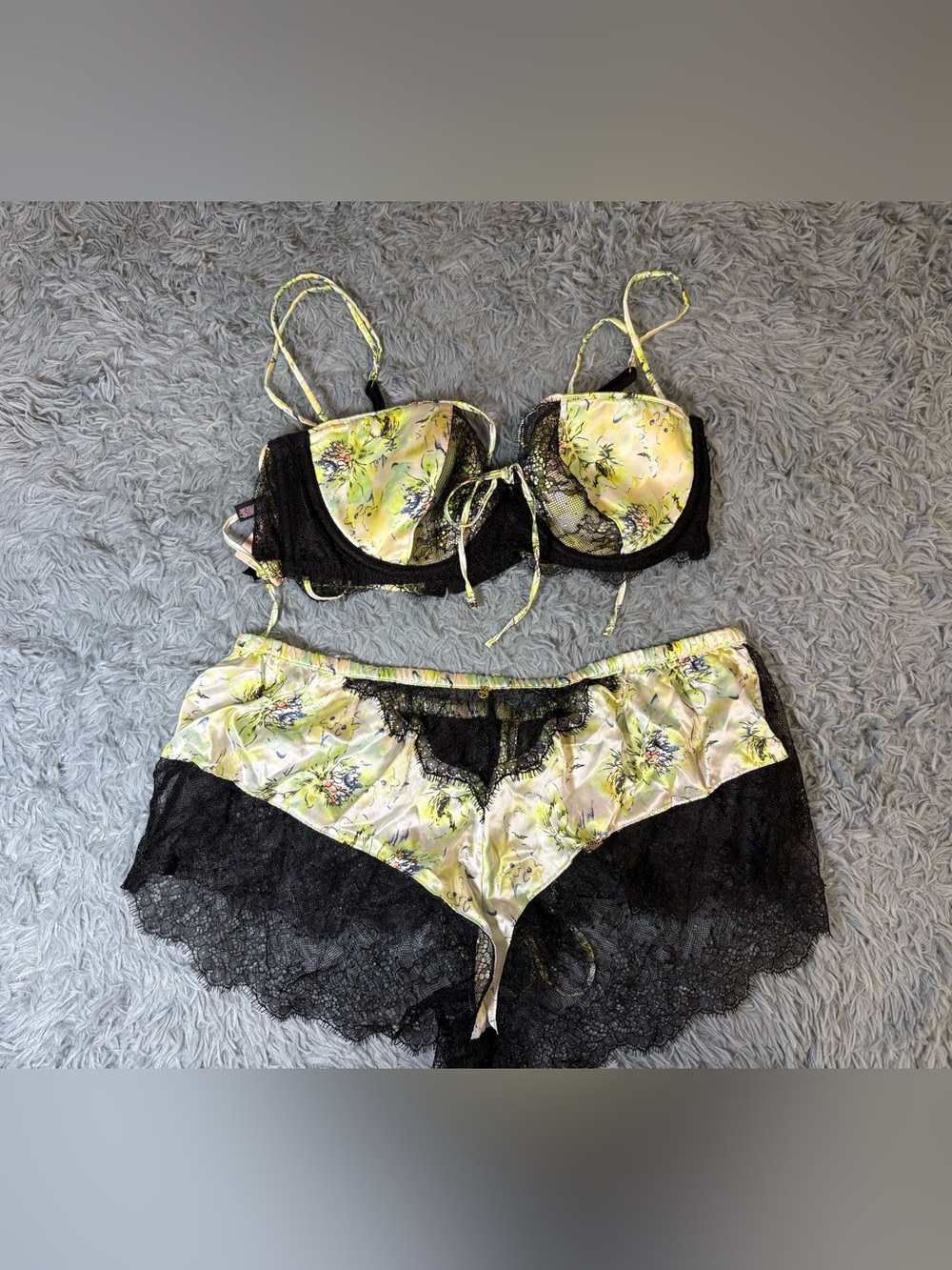 NWT Victoria Secret Fantasy Island & Black Lace Lingerie Set